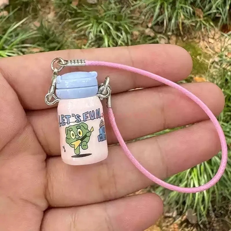 Pendentif Labubu en vinyle pour enfant, petite tasse à eau, sac initié, porte-clés, accessoires vestisens, cadeau d'anniversaire, nouveauté