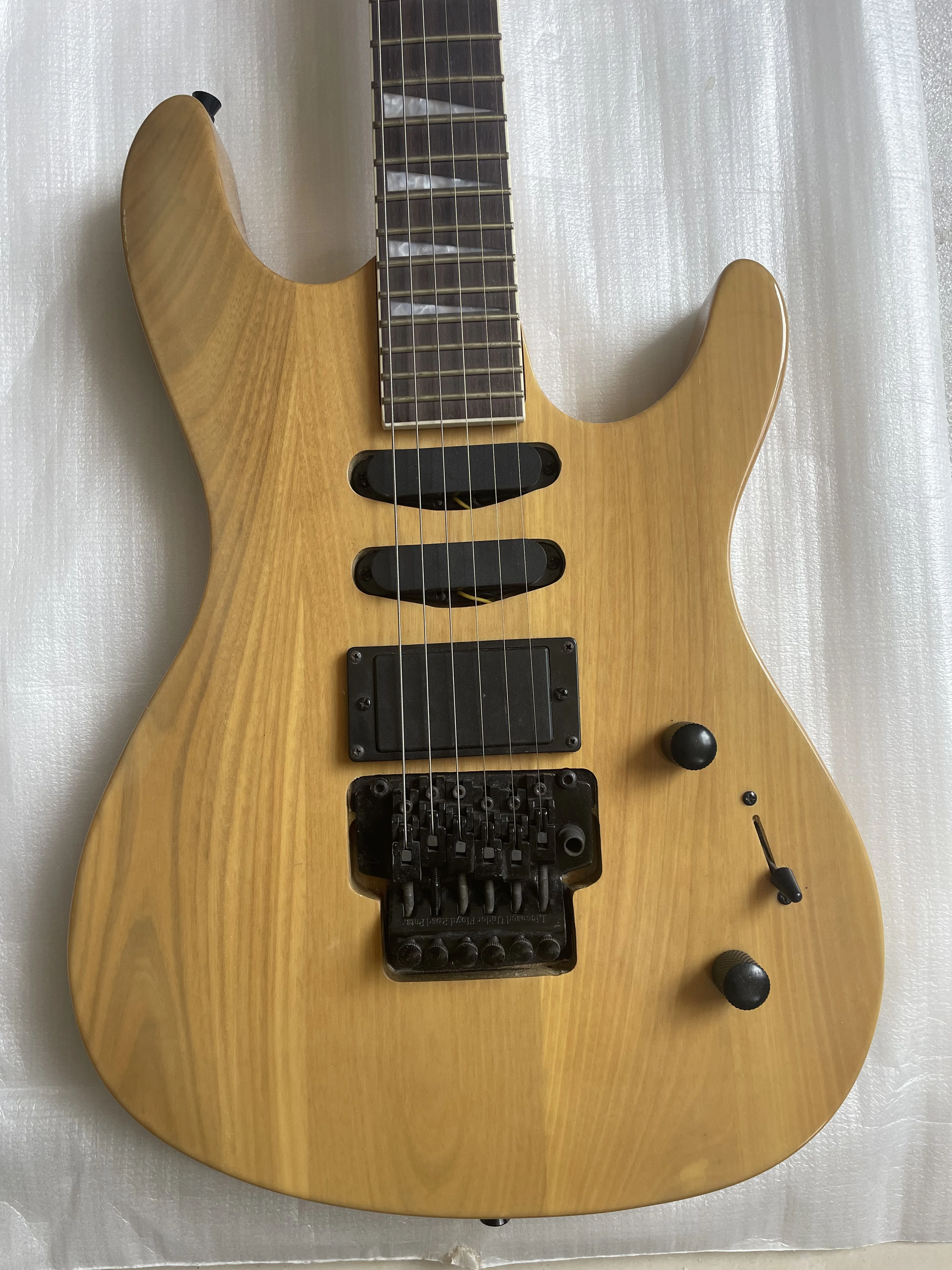 Only One Stock Electric Guitars Ash Body Rosewood Maple Neck Glossy Floyd Rose SSH Pickups Guitar Floydrose Style Real Photos