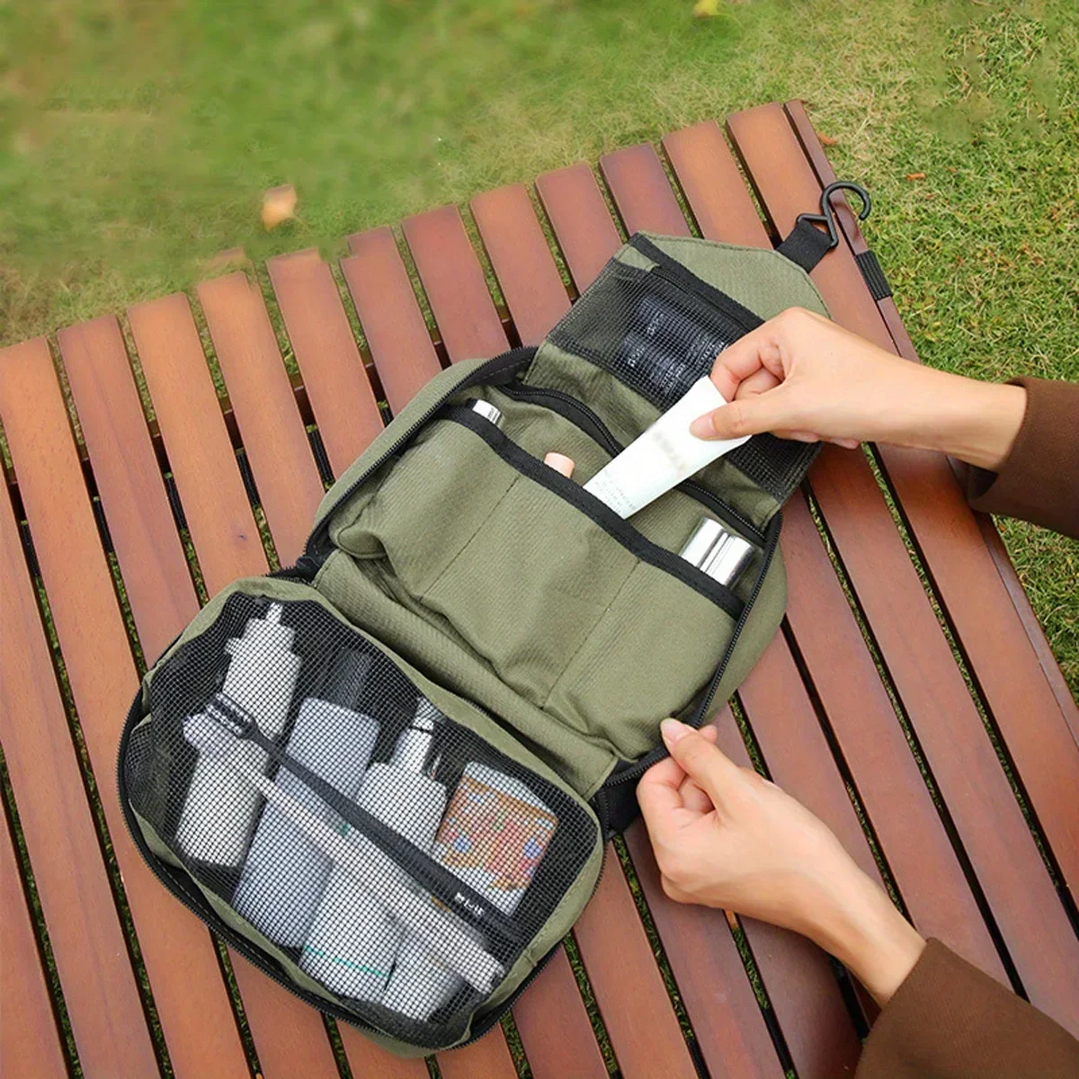 حقيبة أدوات الزينة المعلقة للرجال، حقائب مستحضرات التجميل الكبيرة المقاومة للماء، منظم السفر، أدوات الزينة للسيدات، أدوات الحمام القابلة للطي