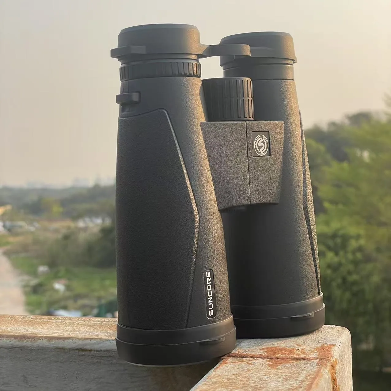 

SUNCORE 10x Objective Lens HD Binoculars, Manual focus knob with interchangeable eyepiece design，Professional Large View Adults