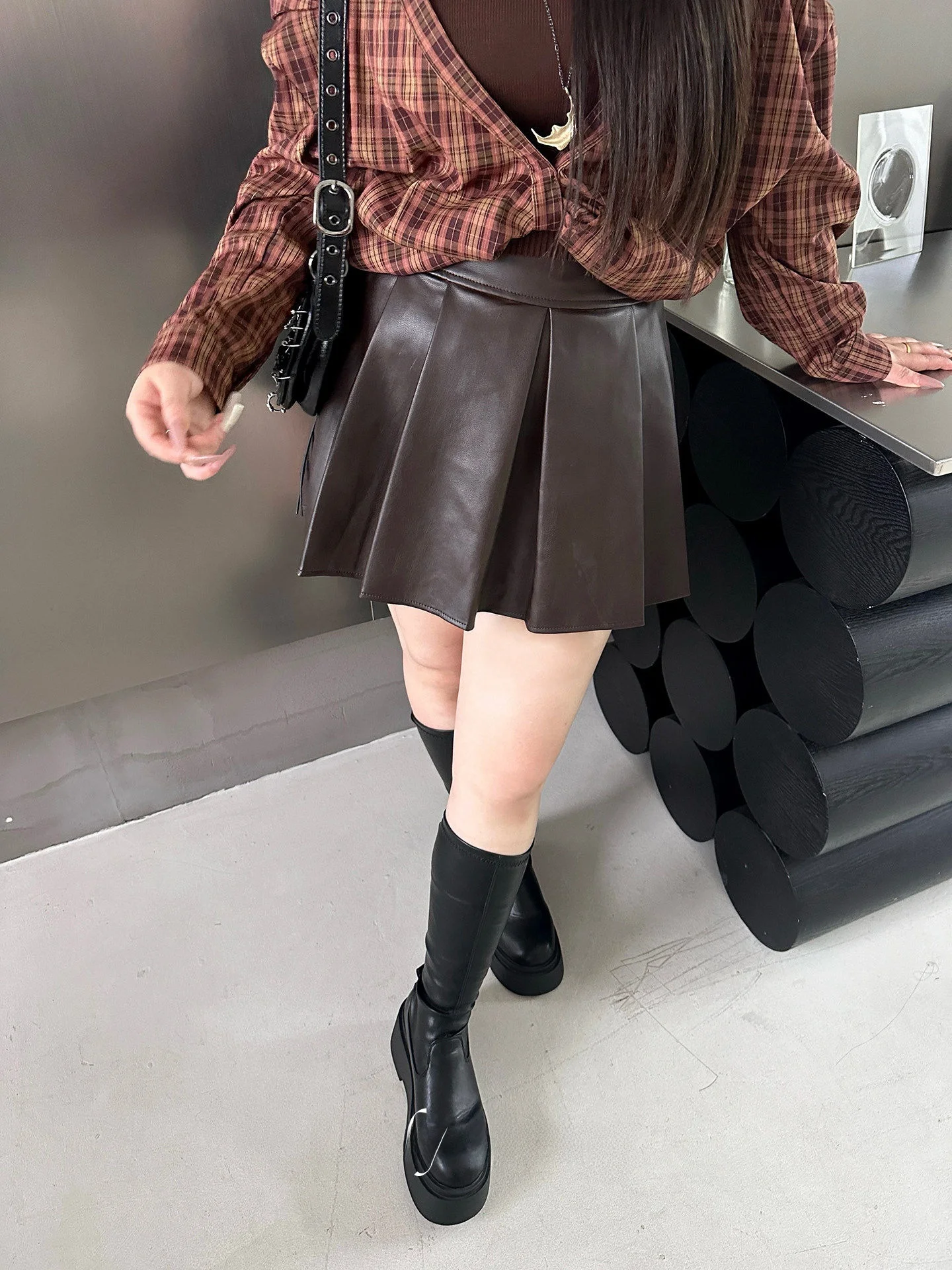 

Юбка А-силуэта из искусственной кожи больших размеров, с высокой талией, плиссированная, универсальная, осенне-зимняя, для девочек-подростков и студенток, на каждый день