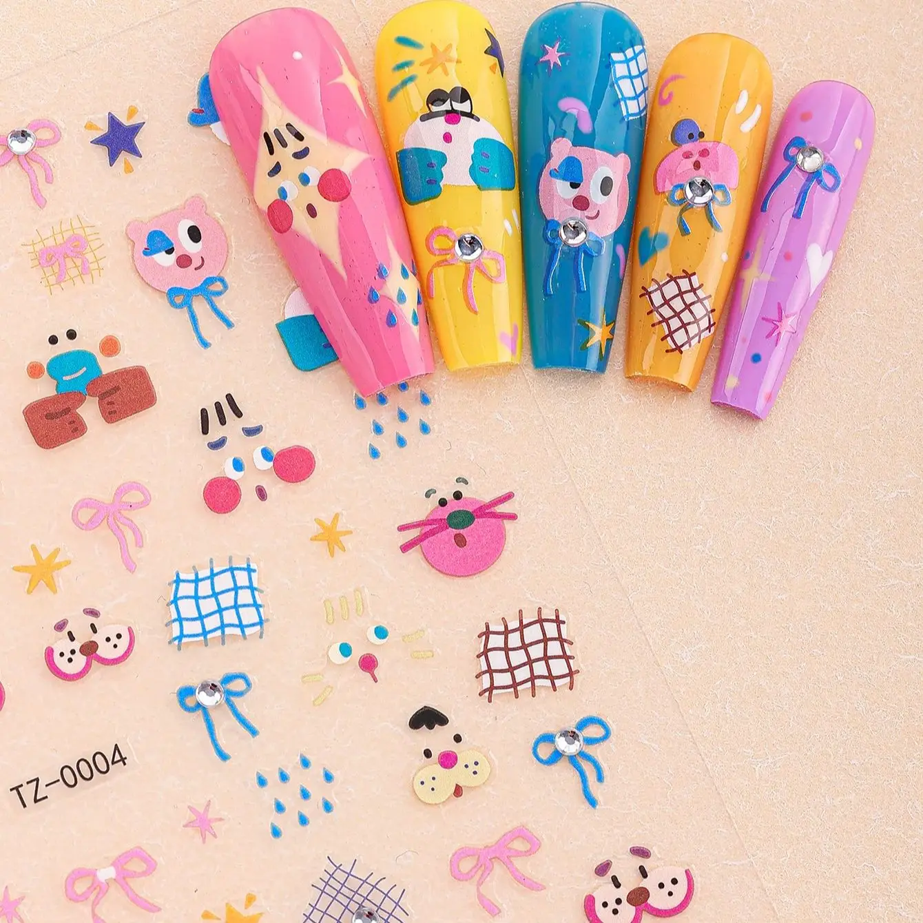 2 ชิ้นการ์ตูนหมีสติกเกอร์เล็บ 5D สัตว์น่ารัก Bowknot หัวใจไรน์สโตนตกแต่งเล็บสติ๊กแมนิคิวร์สติ๊กเกอร์