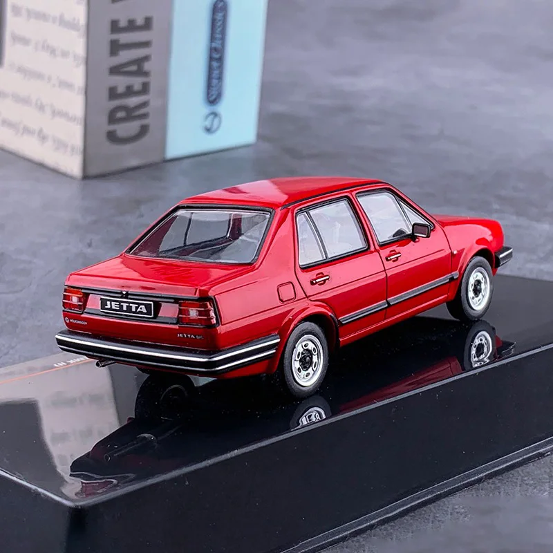 IXO 1:43 Scale Jetta MKII 1984 Alloy Classic Car Model Ornaments