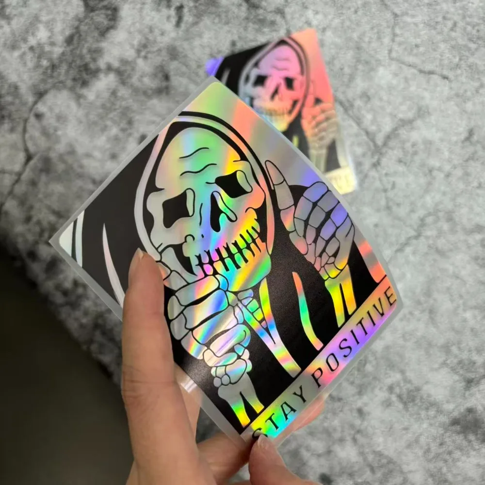 

1 шт. голографическая толстовка с радужным скелетом "STAY POSITIVE" наклейка с лозунгом водостойкие виниловые наклейки для автомобиля, ноутбука, телефона, декор