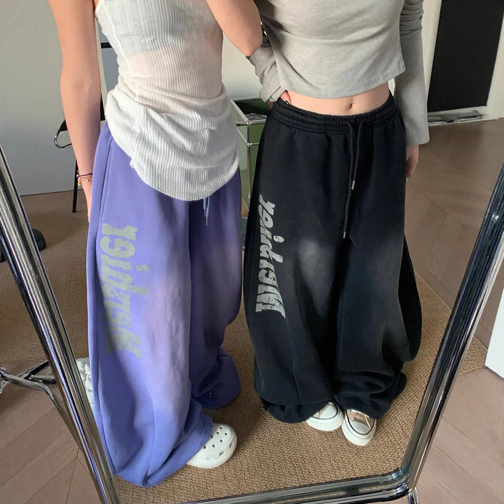 

Широкие брюки с градиентом в стиле ретро, потертые буквы, женские свободные толстовки, брюки в стиле хип-хоп для мытья полов, рабочая одежда, брюки Scimitar