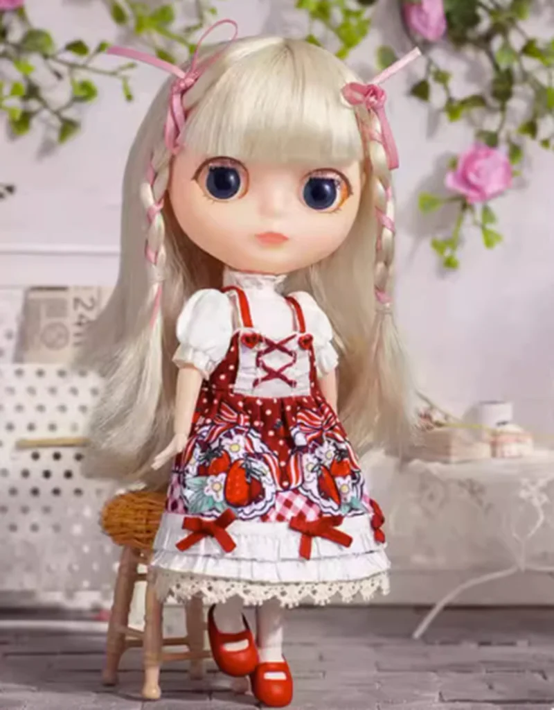 

15cm Kawaii Girl Strawberry Dress Doll Small Cloth Doll Bjd Four Kinds Of Eyes Collection Ornamnet Toy Doll Childrens Gift