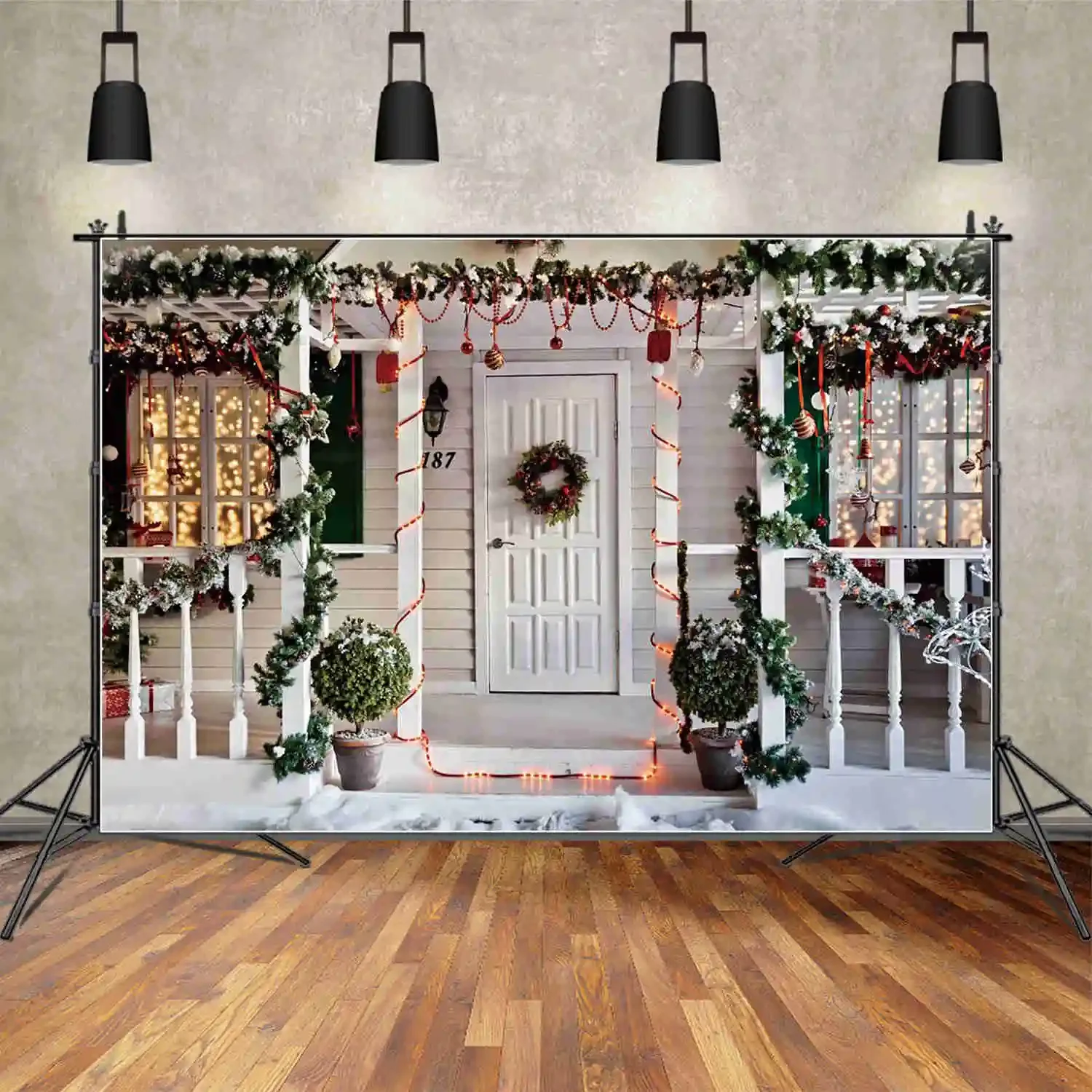 MOON.QG Christmas Day Photography Backdrop Arch Wooden Door Wreach Photocall Background Baby Photo Studio Photocall Accessories