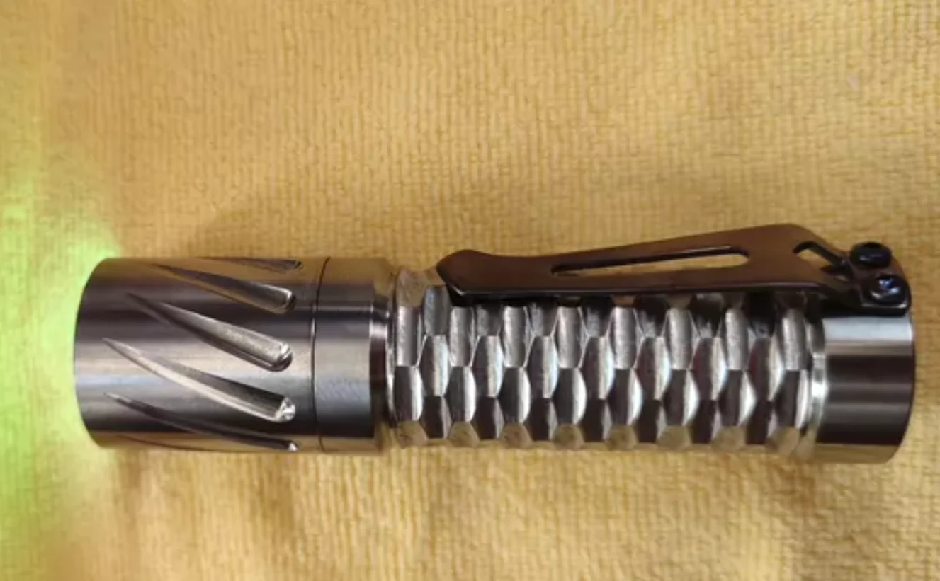 Used EDC Maeerxu Titanium Alloy Flashlight Outdoor Tools Strong Light Torch Lamp Decompression Toy