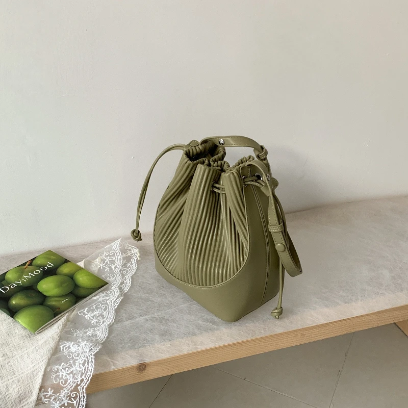 

Новые женские сумки-ведра через плечо из ПУ с лоскутным дизайном в корейском стиле, модные и универсальные сумки для повседневного использования