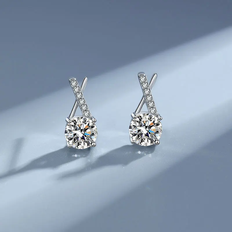 

Platinum New Korean Style X-Cross Four-Prong Stud Earrings Simple Moissanite Diamond Stud Earrings