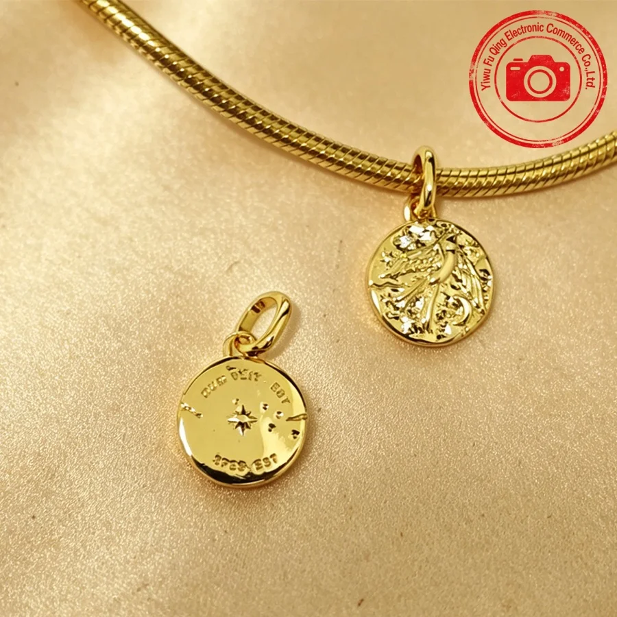 Neue goldene Tieranhänger DIY Schmuckgeschenke Glühwürmchen Biene Schmetterling Meeresschildkröte Seepferdchen Haustier Katze Löwe Perlen passend für Original-Armbänder