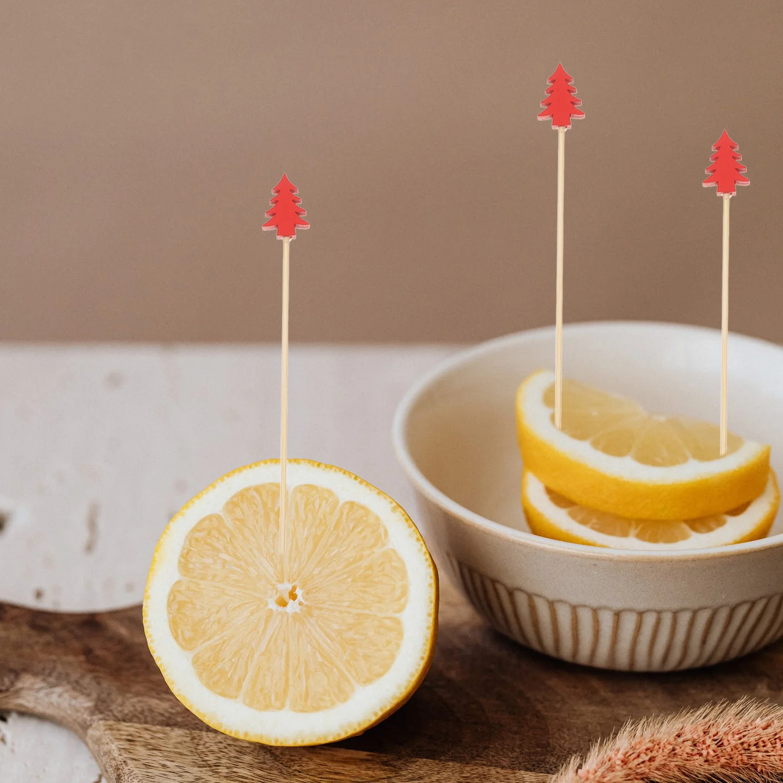 

200Pcs Fruit Sticks Bamboo Cocktail Picks Red Christmas Tree Shape for Bar Party Ktv Garnish Skewers Appetizer Serving Tools