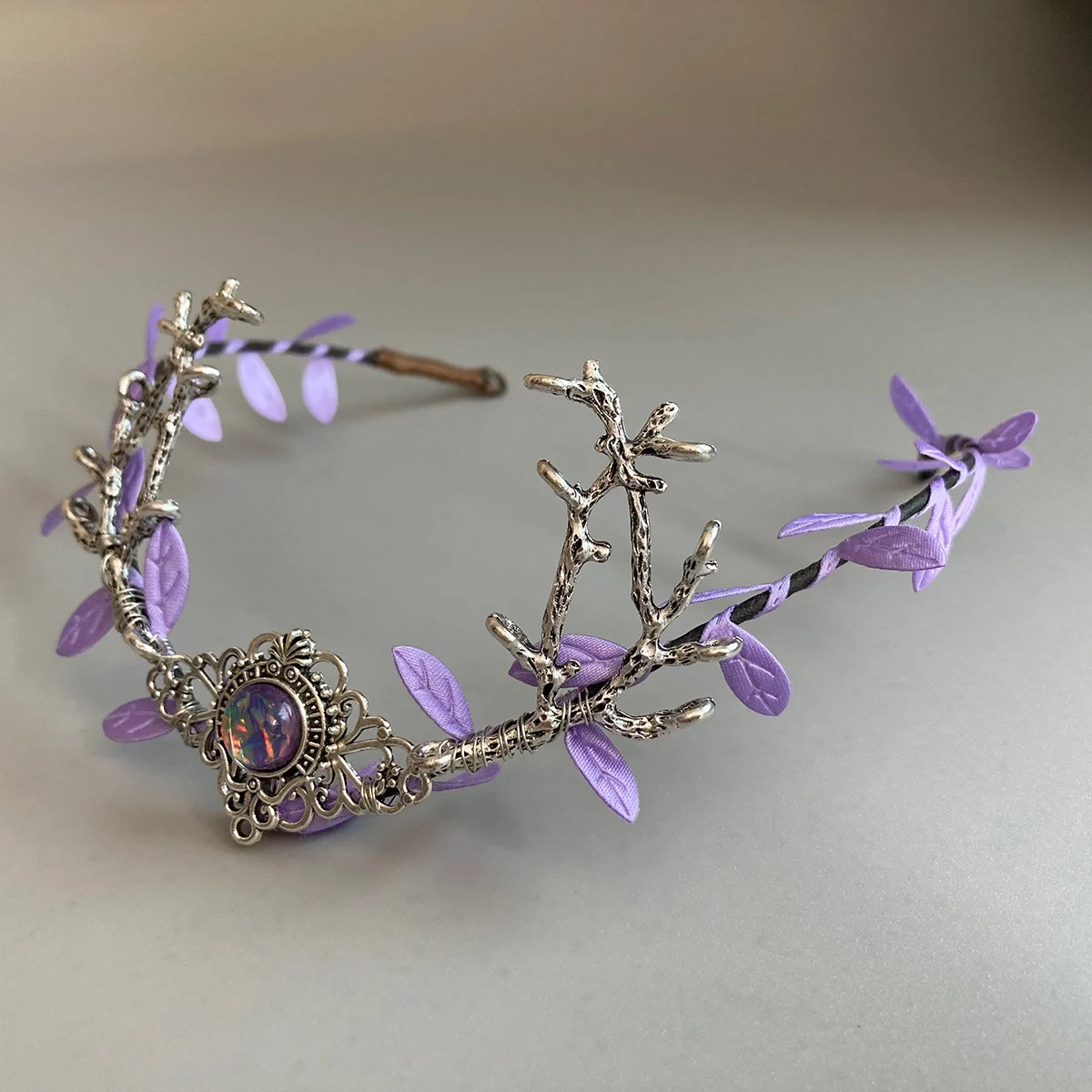 Ręcznie robione liście fioletowe bajkowe nakrycie głowy Woodland Tiara las opaska dla kobiet dziewcząt Cosplay renesansowe przyjęcie weselne ślubne