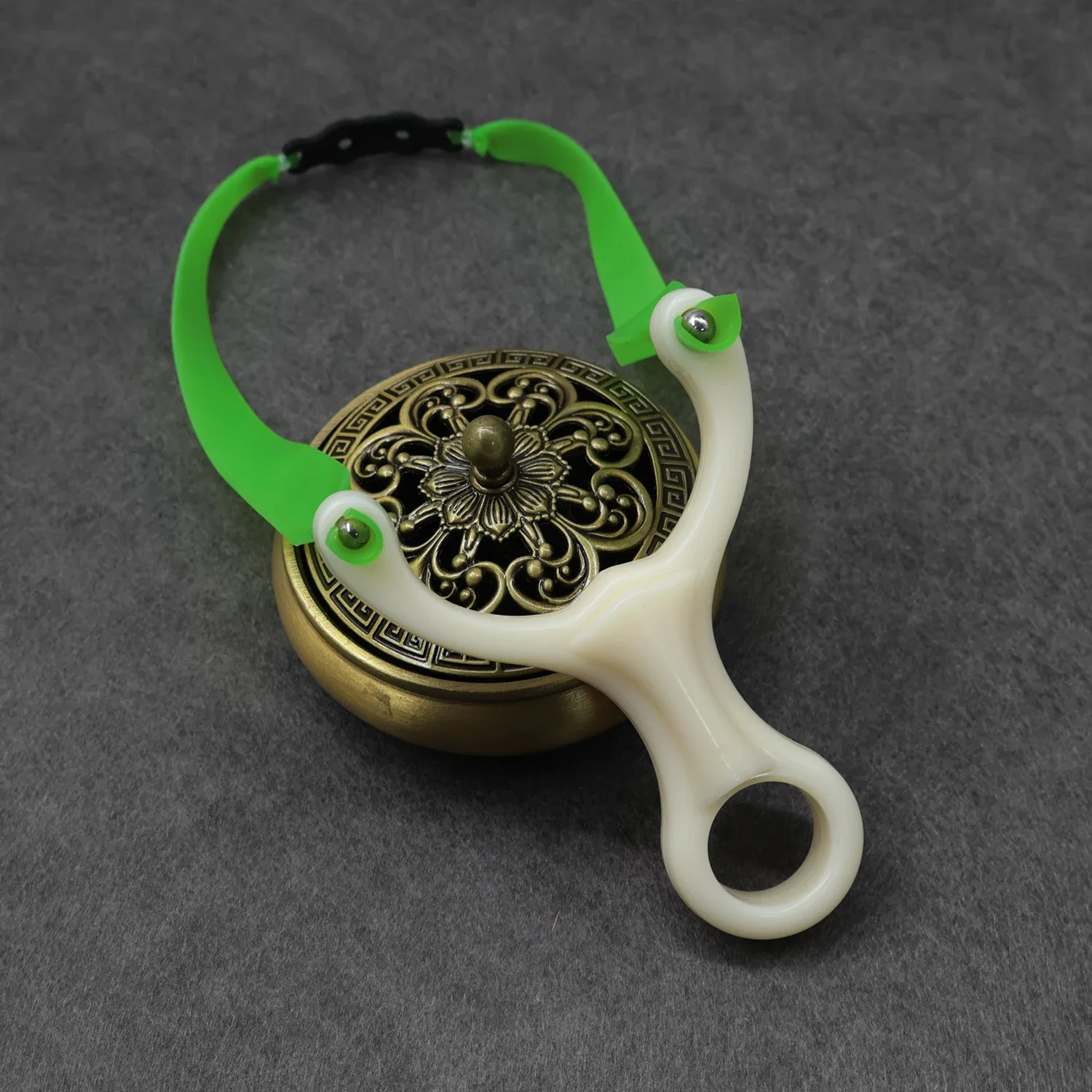 

White Resin 80 Width Card Bead Slingshot Portable Pocket Slingshot Shooting Entertainment Toys Handheld Mini Slingshot