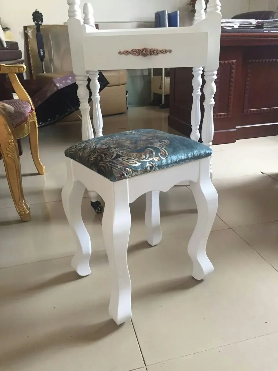 Commercial furniture European all solid wood massage beauty bed matching solid wood square stool soft bag solid wood stool