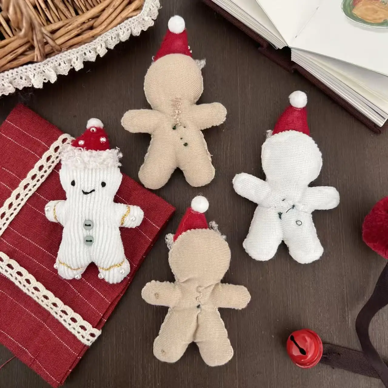 

Premium Stuffed Gingerbread Brooch for DIY Hair Clasp Scarf Embellishment Christmas Craft Soft Lightweight