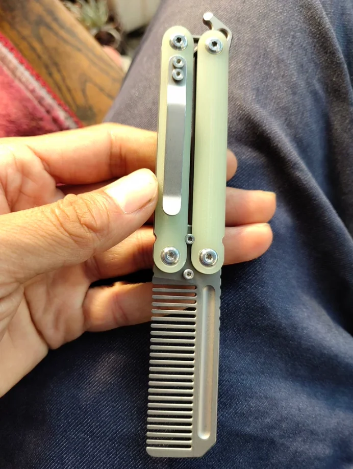 Used EDC RS Baly-Comb lightweight steel lining Portable tools for daily camping and outdoor survival decompression toy