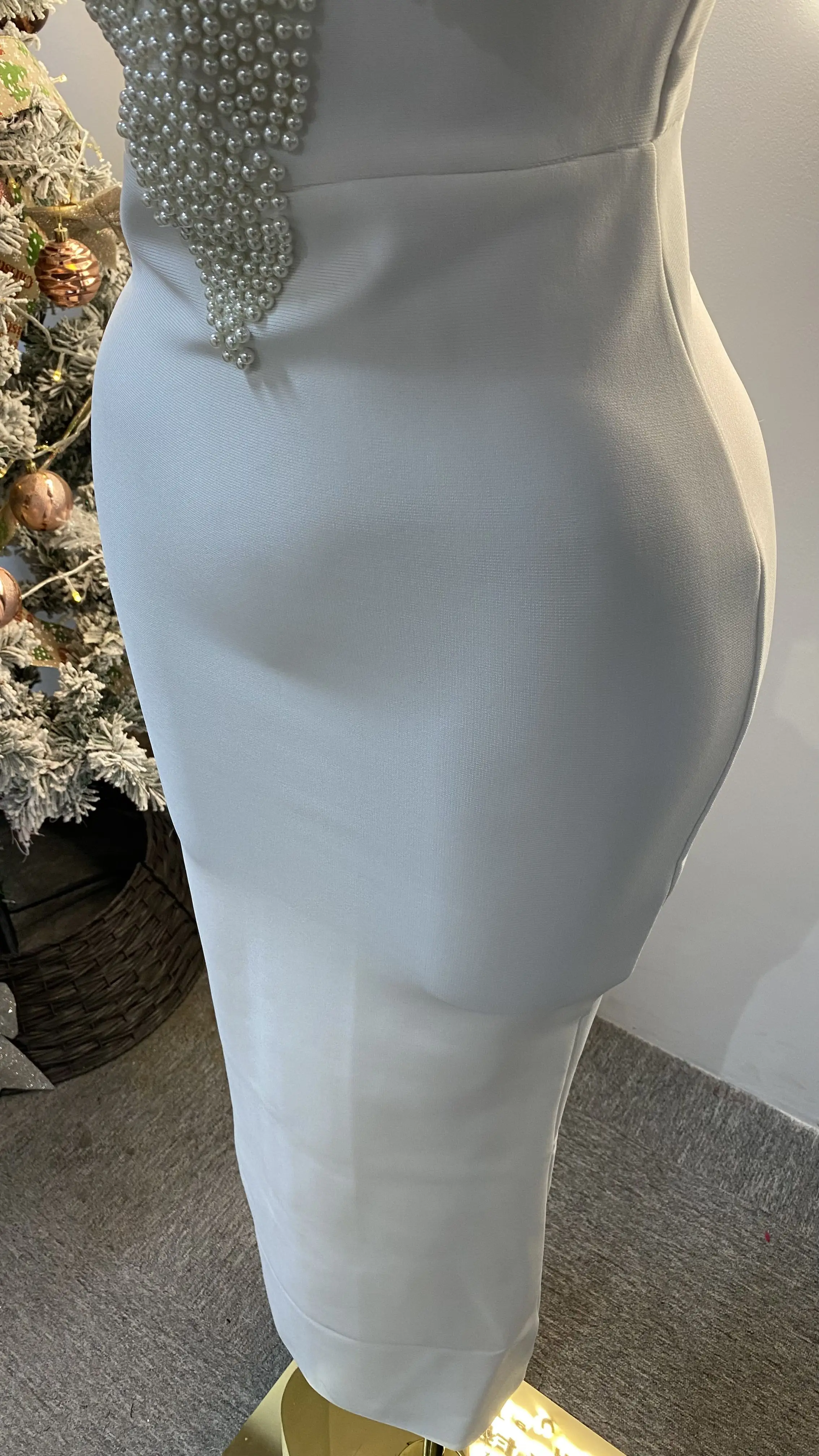 Custom-made, luxurious, and elegant floor-length evening gowns, perfect for women adorned with tassels.-GZXX128