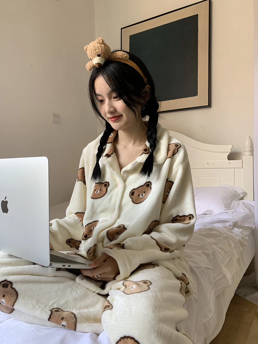 

2023 new winter Korean style sweet cute style playful cute comfortable skin-friendly thickened flannel loose pajamas women chic