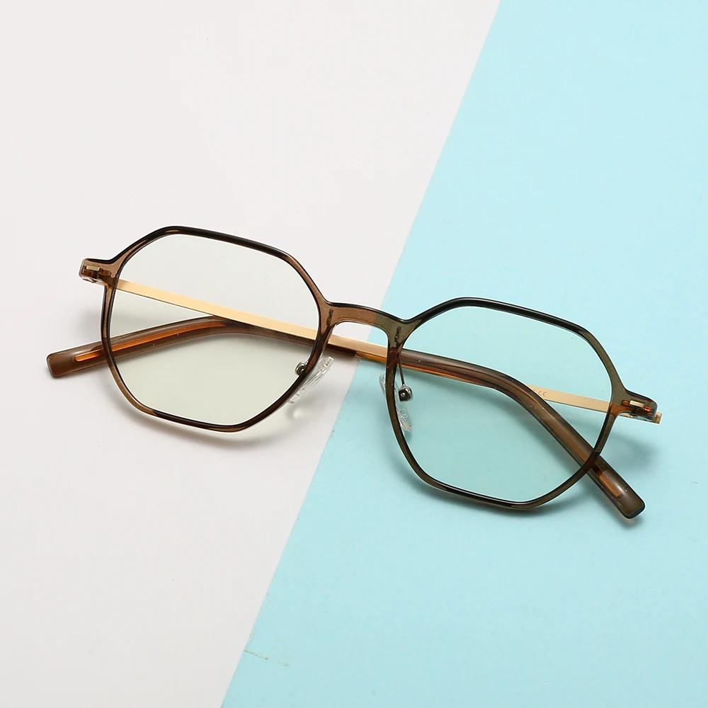 

Fytoo Tea Colored Women's Progressive Reading Glasses by Tr Material, Polygon Design, Photochromic Gray Lens, Anti Blue Light