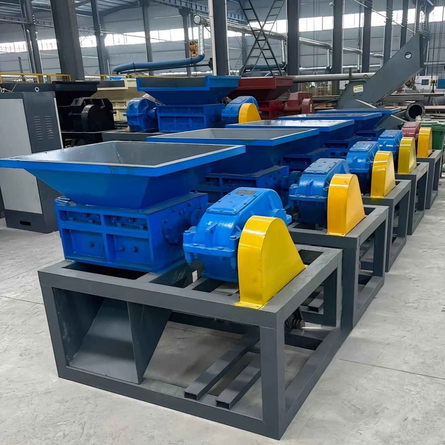 Large Scale Dual Shaft Shredder For Scrap Iron Plastic Tires Metal Household Waste And Straw Crusher Recycling Machine