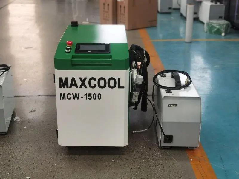 

3 IN 1 Multifunction Fiber Laser Cleaning Welding Cutting Machine Au3tech Controller for Metal Aluminium Steel Sale Maxcool