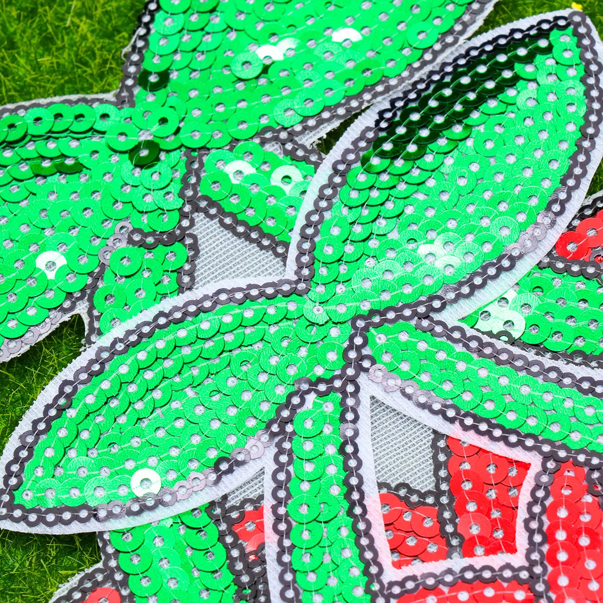 

2Pcs Cloth Bead Embroidered Patch Cherry Sticker DIY Sew Decoration Clothes Appliques Bright Colors Safe Durable Environmental