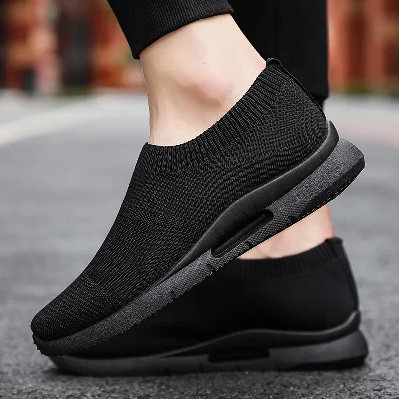 Men's Sneakers Breathable Loafers Outdoor Soft Sole Flats Mesh Men Running Shoes