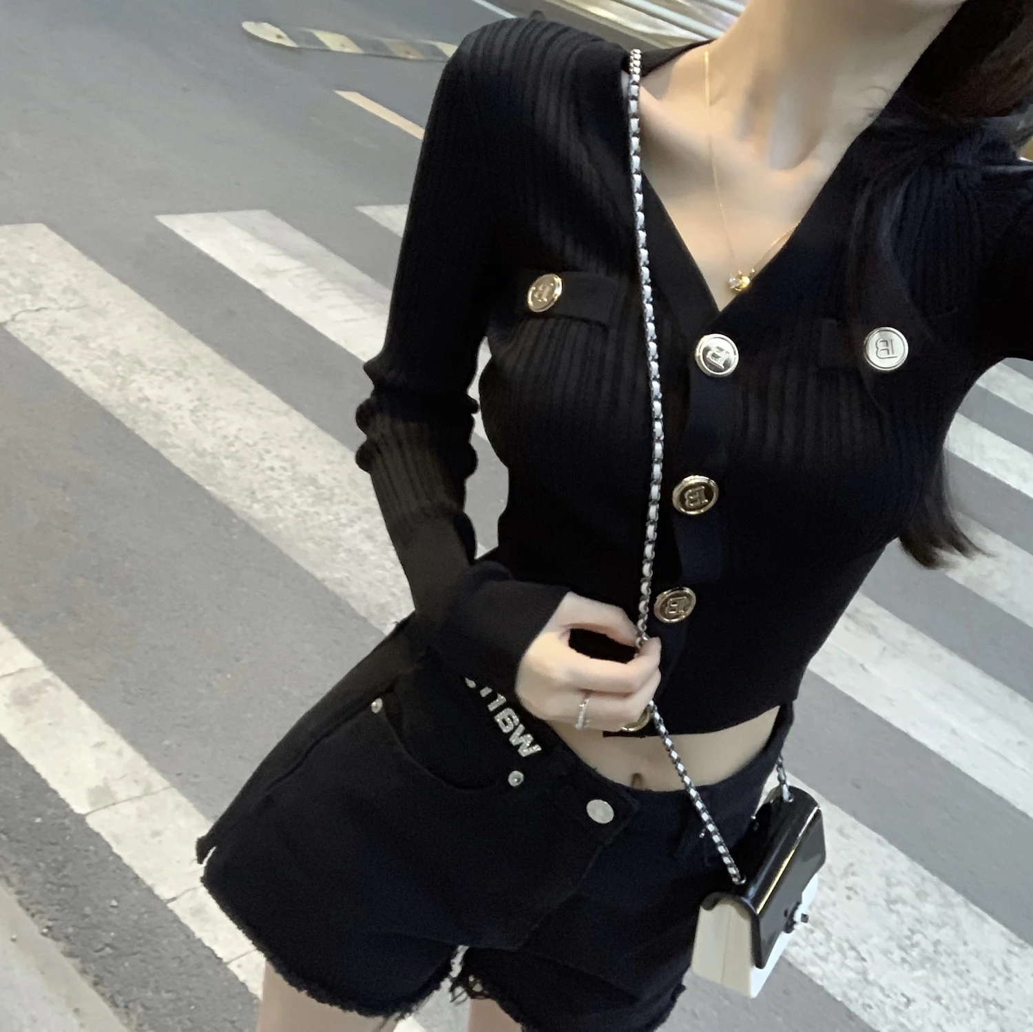 French Metal Buttons Slim-Fit Knitted Cardigan Women's V-neck Long Sleeve White Black Short Sweater Top 2022 Spring New Clothes