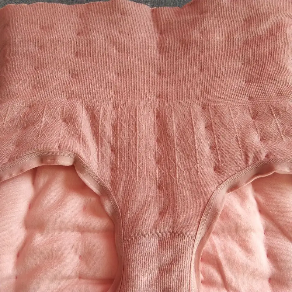 Majtki damskie z mieszanki bawełny z wysokim stanem, modelujące sylwetkę, wyszczuplające brzuch, powiększające pośladki.