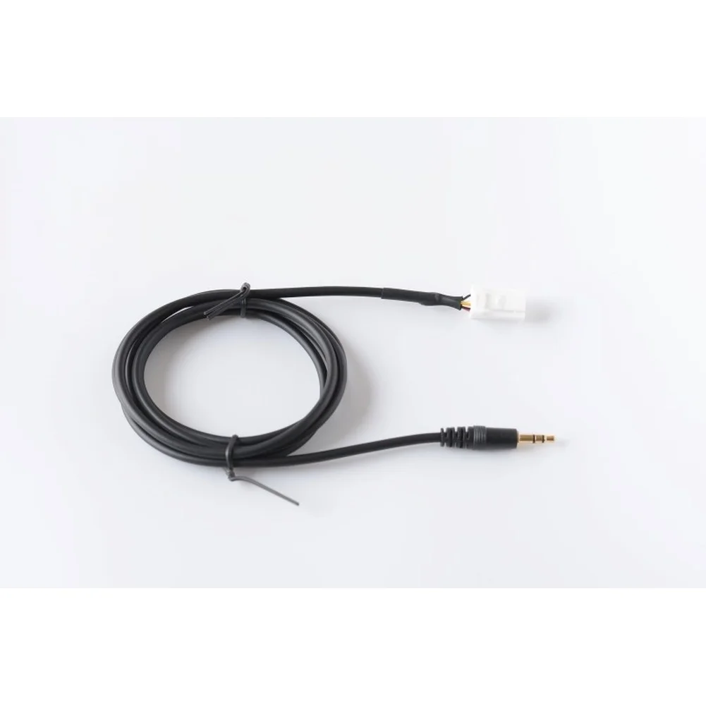 cabo-de-8-pinos-para-aux-de-35-mm-macho-para-nissan-150-cm-abs-preto-conecta-smartphones-ao-radio-do-carro-entrada-auxiliar