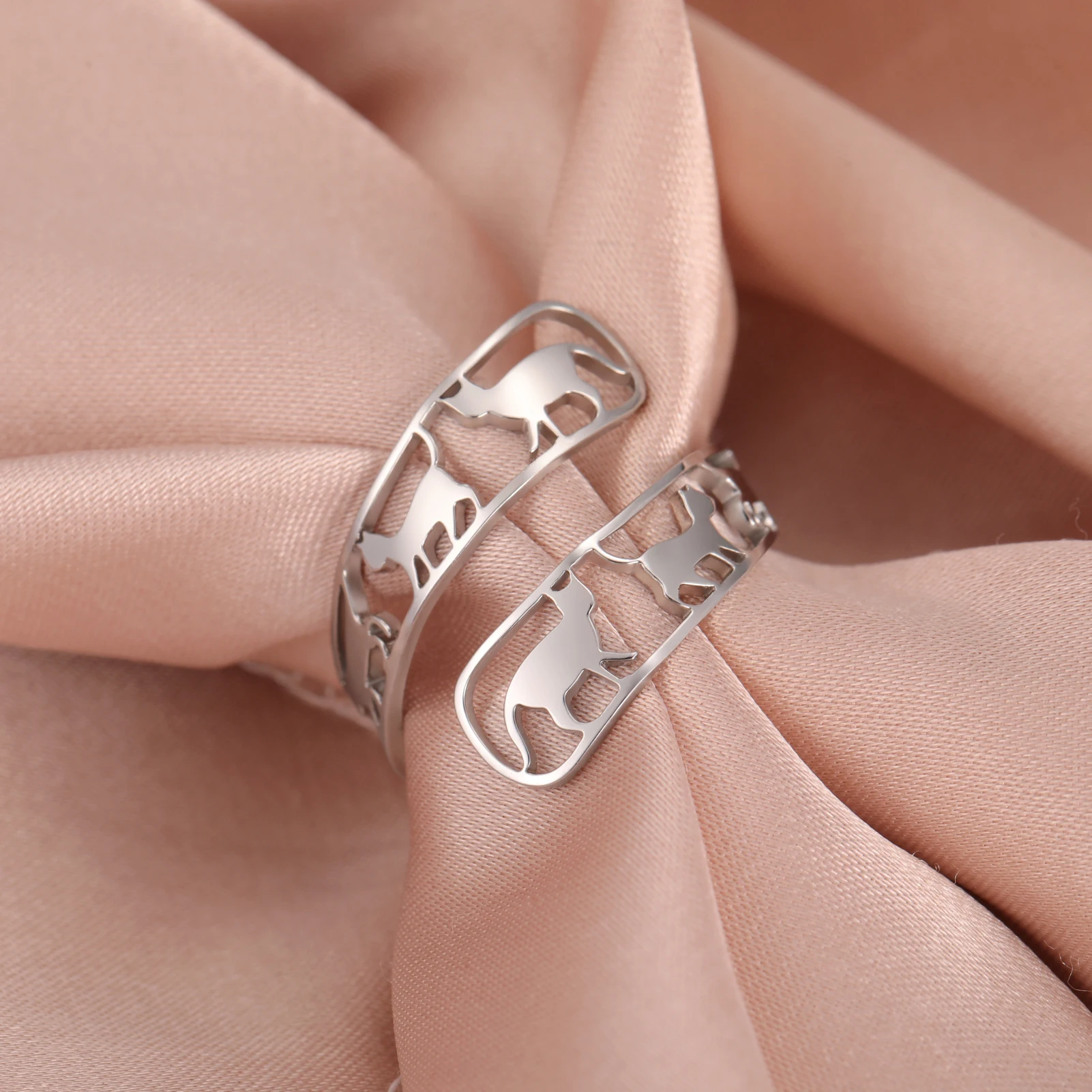 Skyrim Walking Cat  Women‘s Rings Stainless Steel Gold Color Open Adjustable Ring Cute Animal Jewelry Gift