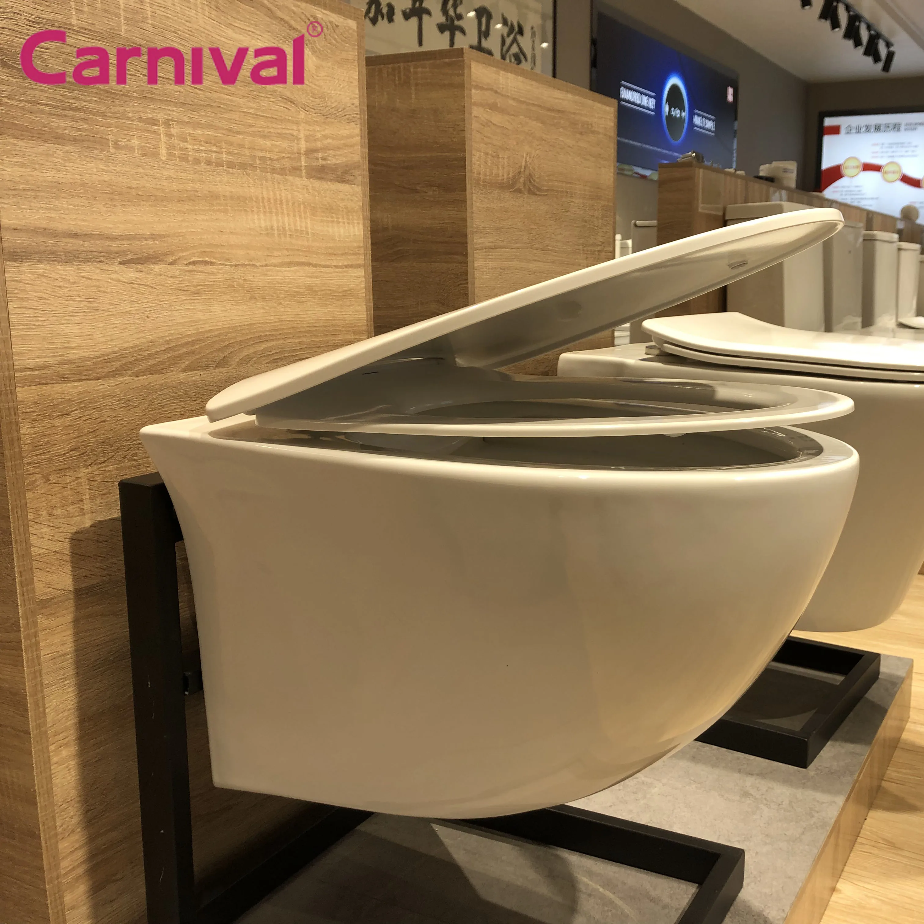 中国サプライヤー ヨーロッパ風 シニア向け 壁掛けトイレ 浴室用 セラミック製 隠蔽式水タンク 壁掛け式トイレ