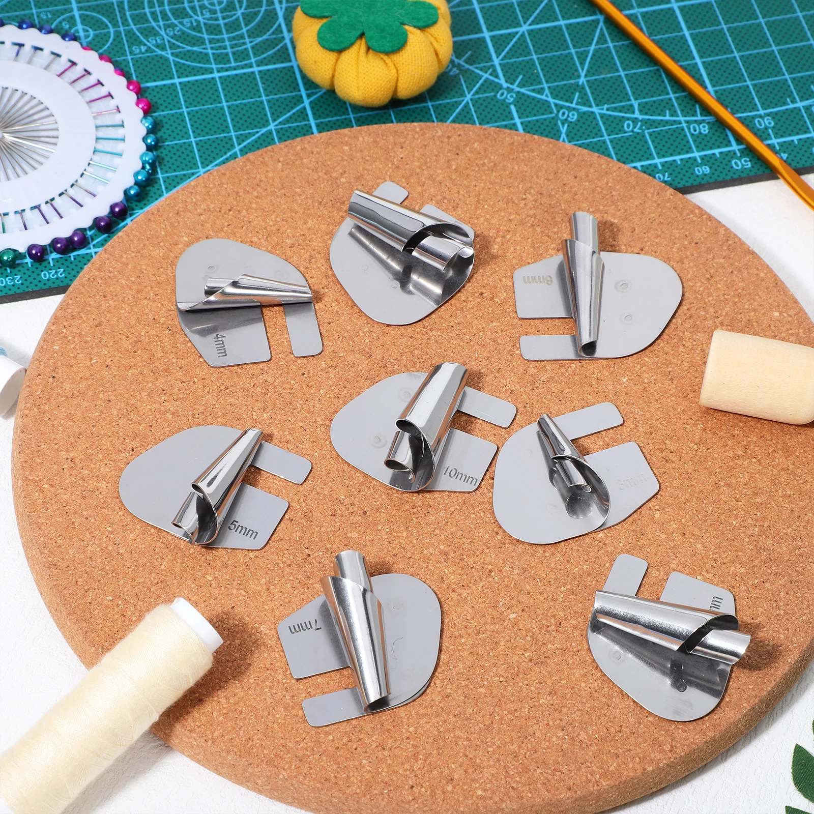 

8 Pieces Machine Hemming Rolled Hem Presser Foot Foot Set 3mm 10mm Stainless Steel Presser Lock Seamer Binder Universal Use