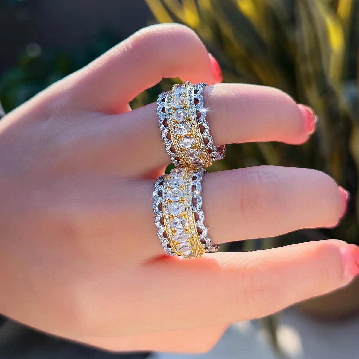 Pera Luxury Two-Tone Wide Ring for Women Full Brilliant Cubic Zirconia Exquisite Superb Party Jewelry Trendy Chic Accessory R220