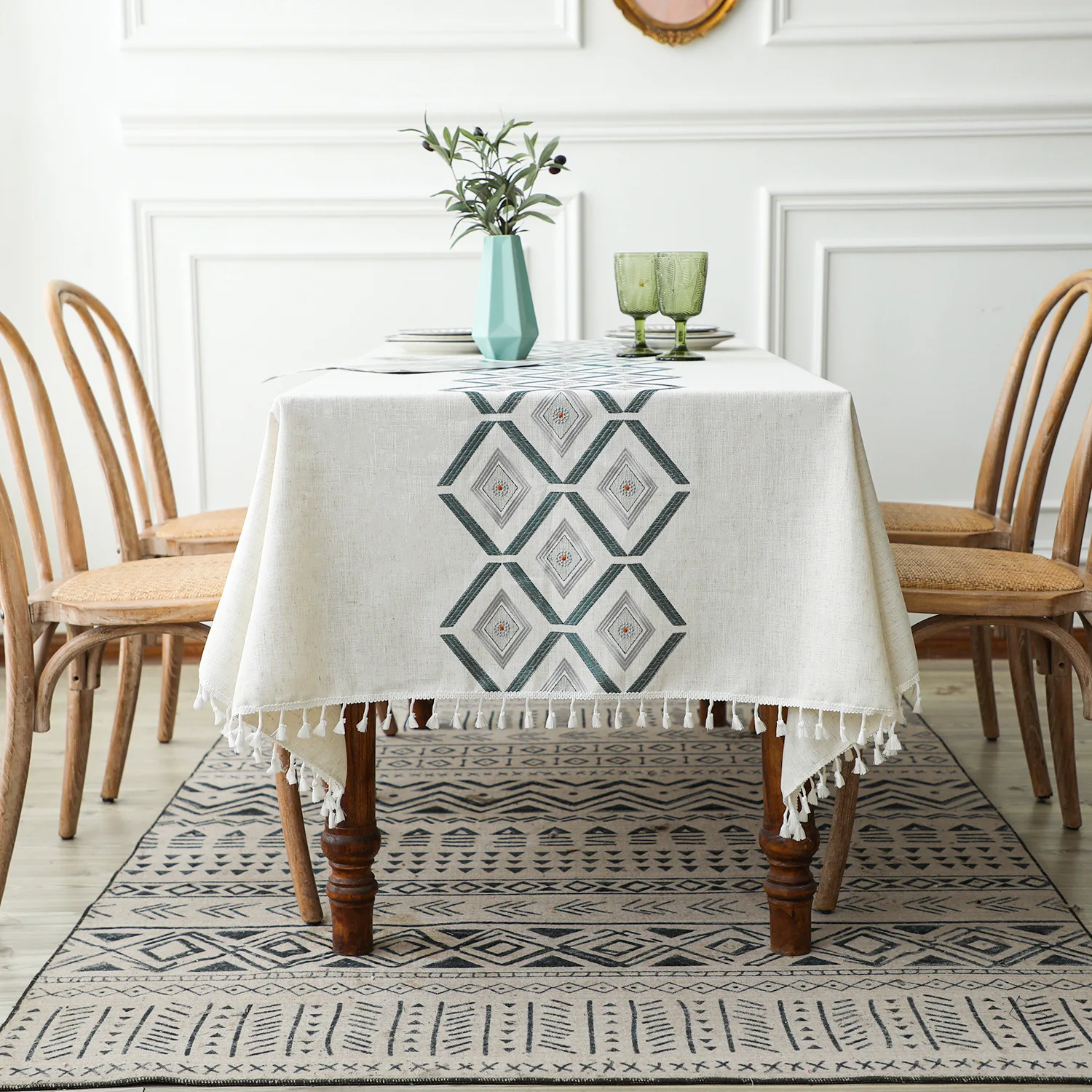 ผ้าปูโต๊ะมีพู่แบบนอร์ดิกใหม่ผ้าปูโต๊ะฝ้ายลินินเลียนแบบทรงสี่เหลี่ยมปักลายเรขาคณิต lozenge ผ้าคลุมโต๊ะผ้าโพลีเอสเตอร์