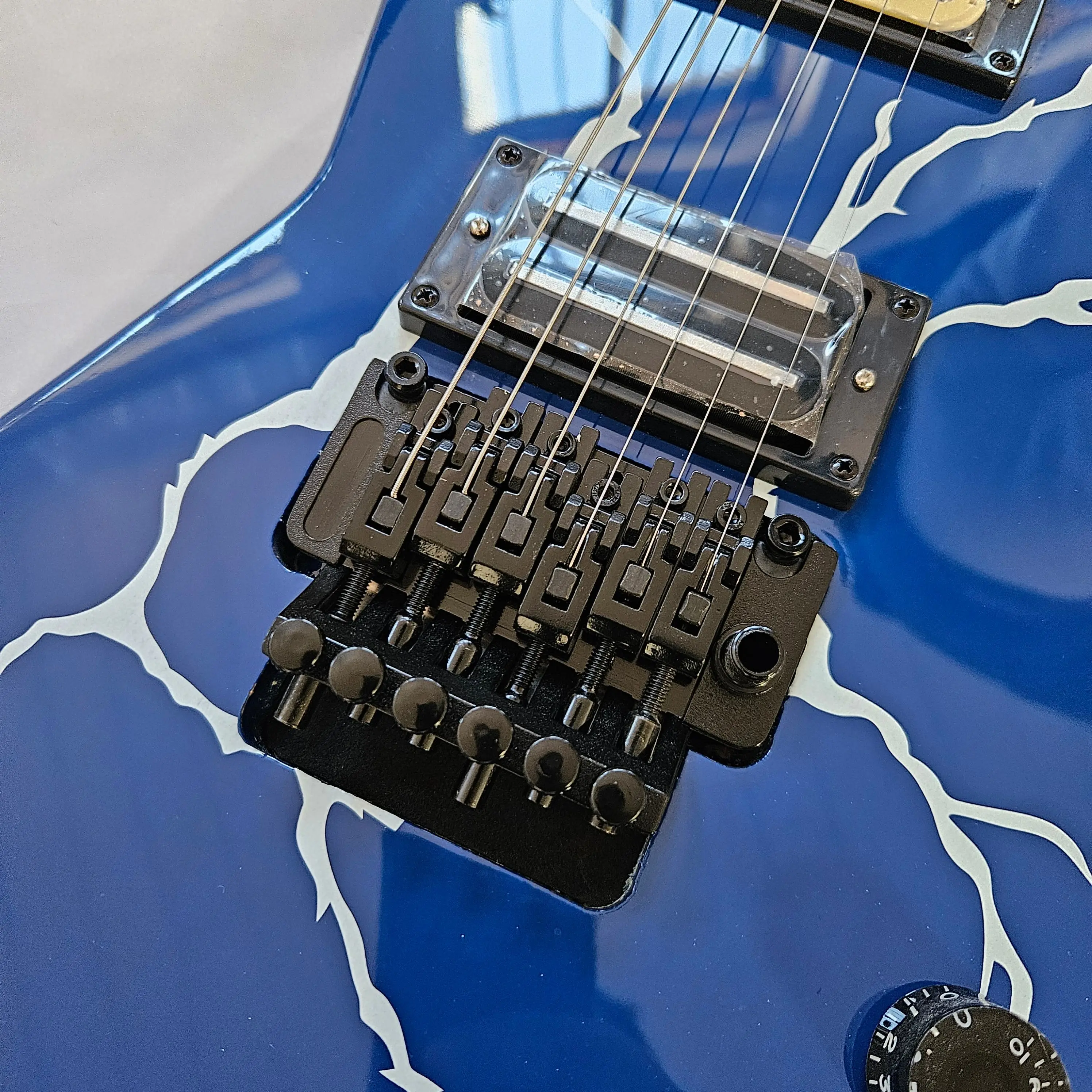 X Shape Electric Guitar, Sapphire Blue Gloss, White Lightning Graphic, HH High-Output Pickups, Black Tremolo