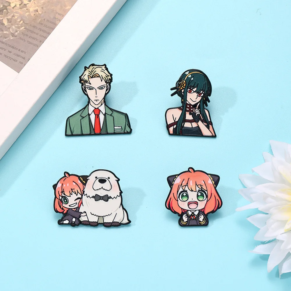 SPY x FAMILY Emaille-Pins, 4-teiliges Set, Anya Loid Yor Bond Broschen, Anstecknadeln für Rucksack-Fans, Geschenk – Detail 4