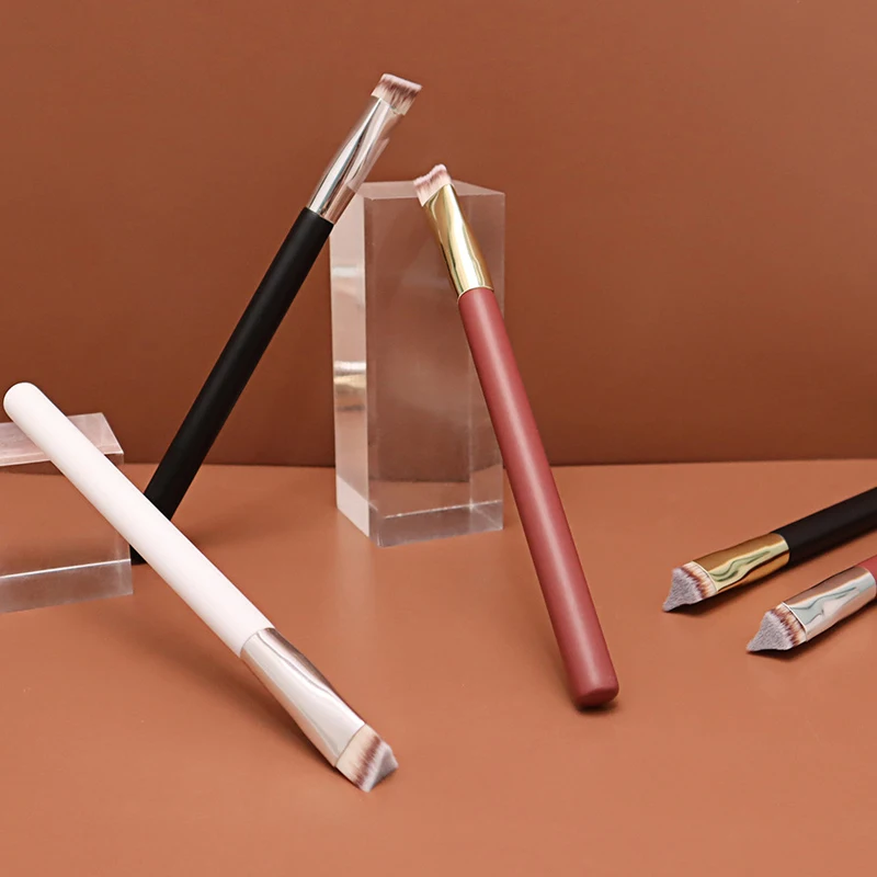 1Pc Dreieck Geformt Concealer Pinsel Weiches Haar Make-Up Pinsel Für Dunkle Augenringe Akne Flecken Verbergen Gesichts Aufhellung Pinsel