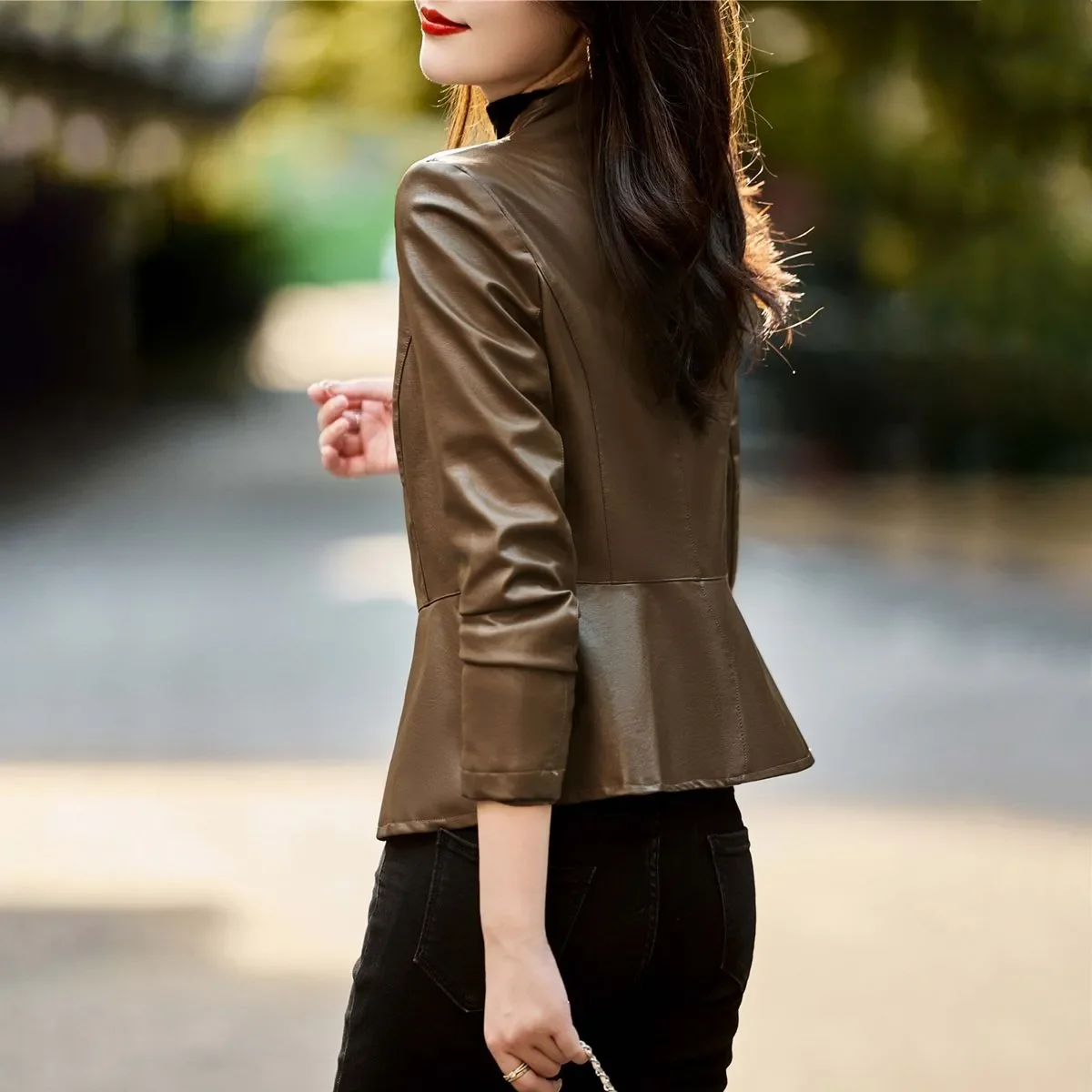 Giacche in pelle chic Capispalla da donna Primavera Autunno 2025 Nuova moda monopetto corto sottile giacca blazer in pelle PU Top