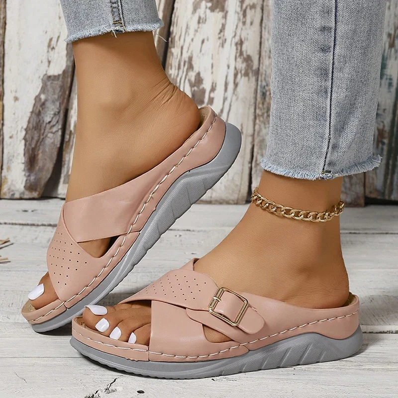 

Fashion Buckle Platform Slippers Women Summer Outdoor Med Heels Casual Slides Woman Pu Leather Cross Strap Light Sandals 2025