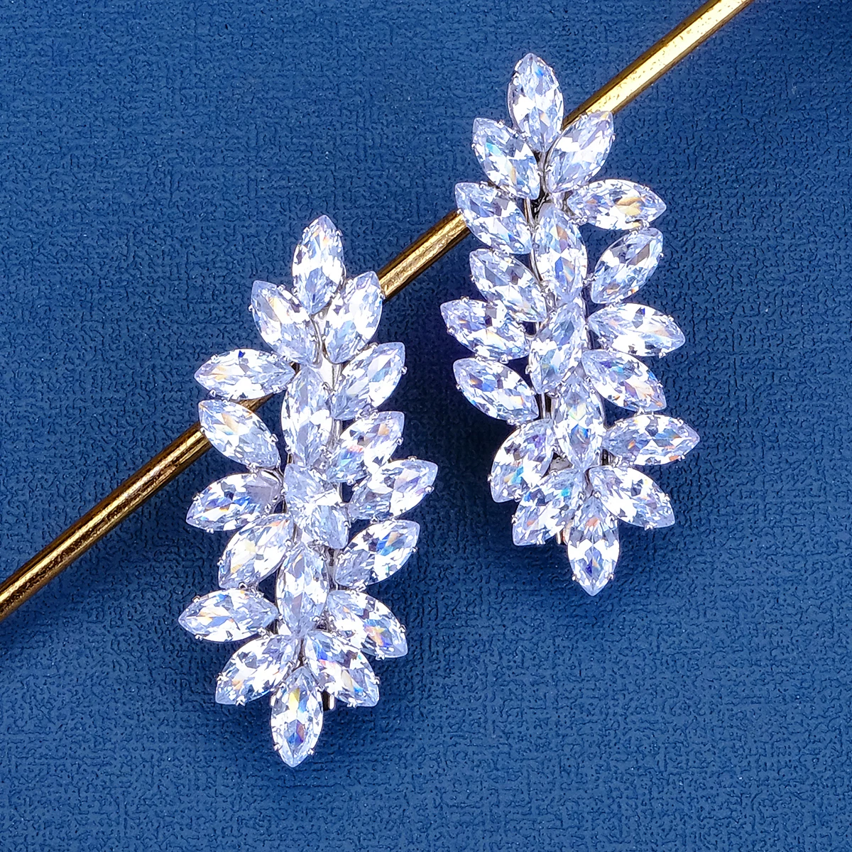 Fashion Silver Zirconia Hair Clip Sparkling Princess Headdress Hair Accessories Holiday Gift for Friends Jewelry Hair Ornament image 3