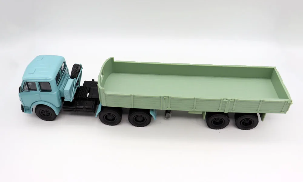 NEW 1:43 Scale 1963 MAZ-514 with semi-trailer MAZ-5250 USSR Long Truck Diecat Alloy Toy Model For collection gift