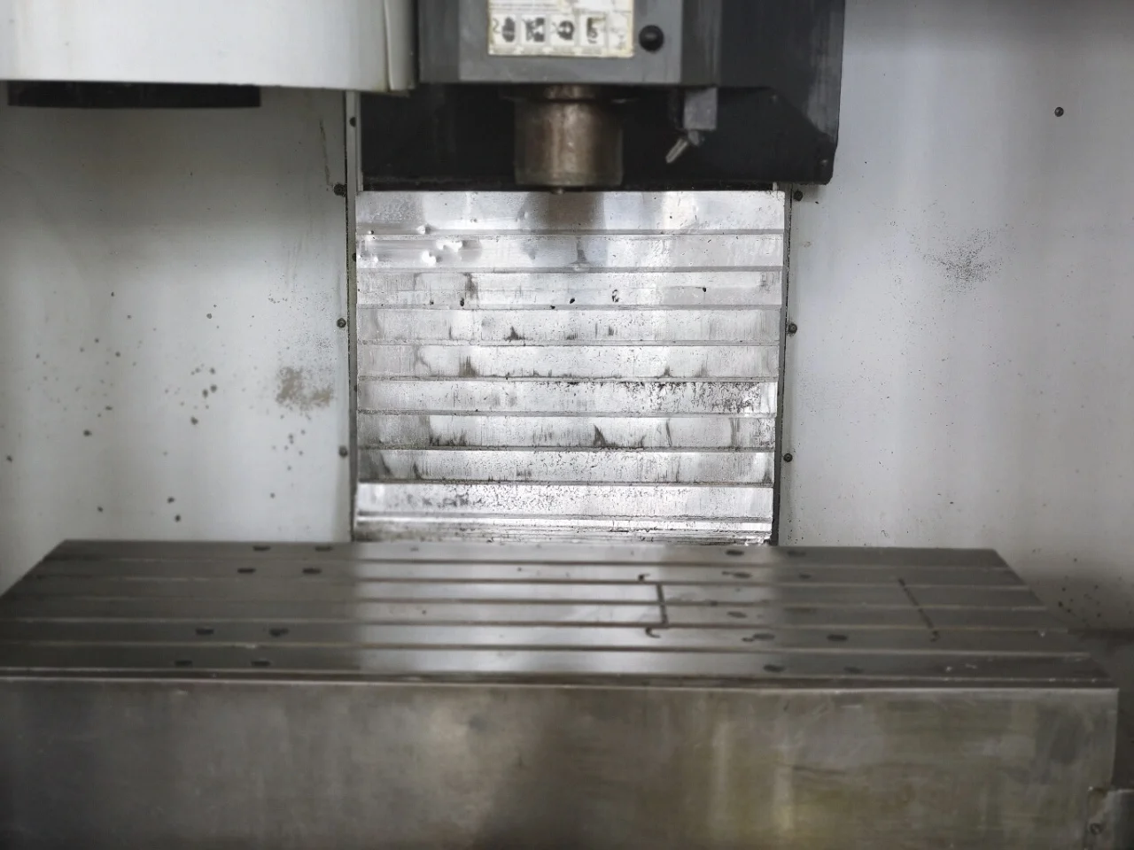 Haas Vf3 Hining Centre Efficient And Reliable CNC Hine For Industrial Use