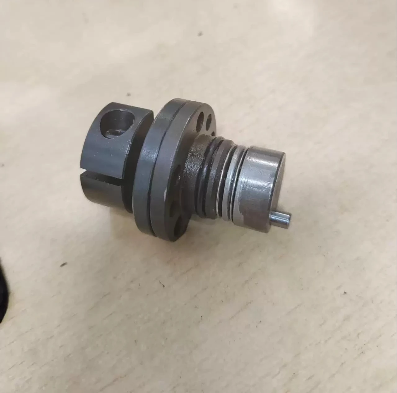 Hydraulic Tool Holder Assembly Small Shaft Replacement Part for CNC Lathe Machine Tool Post Heavy Duty Steel Precision Machining