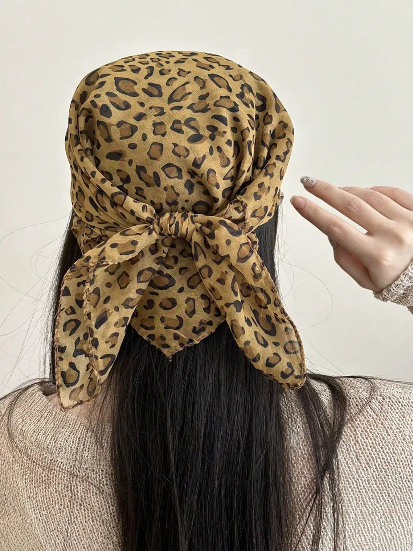 

Women Leopard Print Small Headscarf Retro Hot Girl Style Fashion Funny Hot Girls Hip-hop Dance Small Square Scarf Bag Headscarf