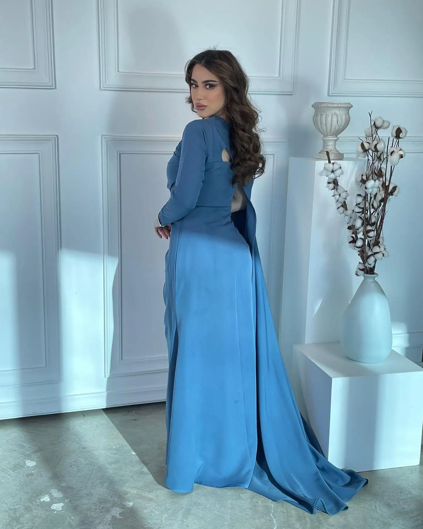 فستان سهرة مخصص كلاسيكي جيرسي كتف واحد وأكمام طويلة فساتين المشاهير رائعة مستقيمة واتو قطار فساتين الحفلات