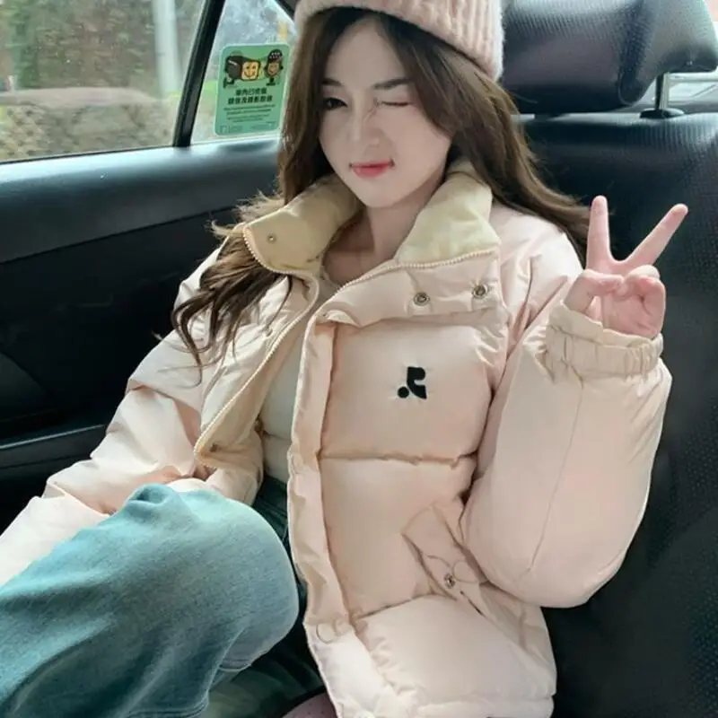 

Женская хлопковая стеганая куртка с вышивкой и воротником-стойкой, светло-розовая зимняя студенческая хлопковая куртка-пуховик для девочек, пальто