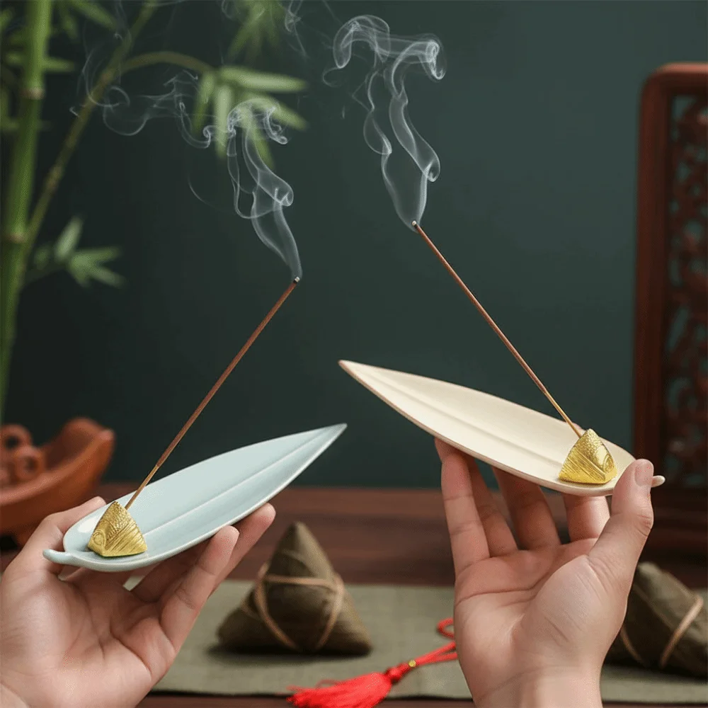 

Boat Shape Zongzi Incense Holder Mini with Zongzi Leaf Base Incense Stick Burner Zen Style Sturdy Aromatherapy Ornament Tea Room