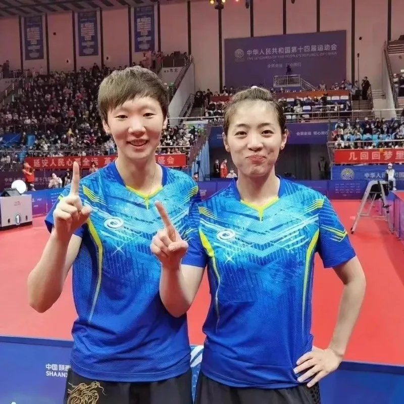 

Yinhe sports clothes V-neck short sleeved men's and women's table tennis clothes competition ball clothes Wang Manyu same style